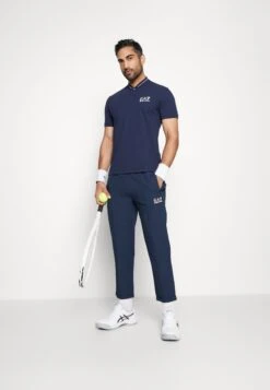 EA7 Emporio Armani Tennis Club Pants Light - Trainingsbroek - Navy Blue -Fashion Verkoop 04c898fa36544ff58b7478fd7f7e2b55