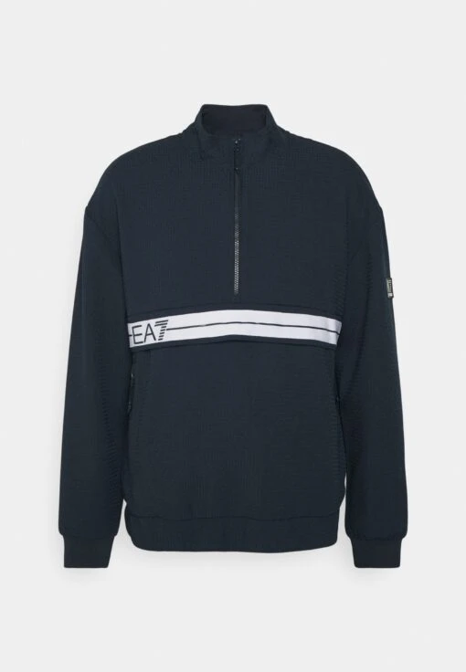 EA7 Emporio Armani Tennis Club Light - Longsleeve - Navy Blue -Fashion Verkoop 07a69b6659e3461ba2692b24ba54691f scaled