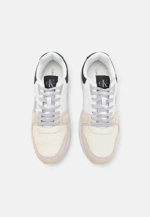 Calvin Klein Jeans Retro Tennis Laceup- Sneakers Laag - Bright White/Creamy White/Black -Fashion Verkoop 0e8845cbbd334dedb987b3f34dc9b970 scaled