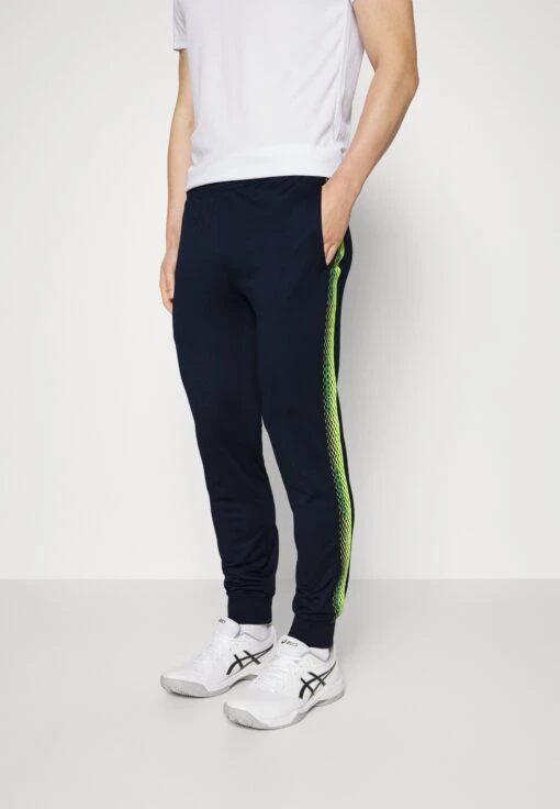 Lacoste Sport Tennis Pant - Trainingsbroek - Bleu Marine -Fashion Verkoop 150bfd01156744f89df53d83ce00e233 scaled