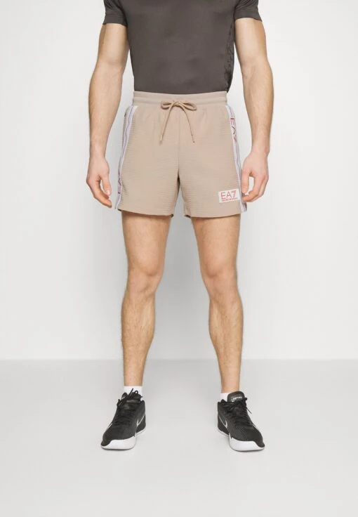 EA7 Emporio Armani Tennis Club Shorts- Korte Broeken - Oxford Tan -Fashion Verkoop 2b01b65a57bc4be698856385337fe1bb scaled