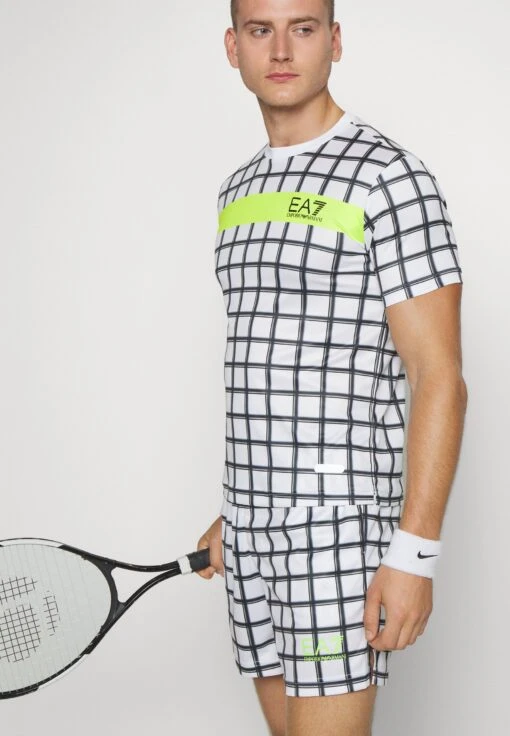 EA7 Emporio Armani Tennis Pro Graphic - Korte Broeken - White -Fashion Verkoop 4d5d101cce2a439290652261f980bd4d scaled