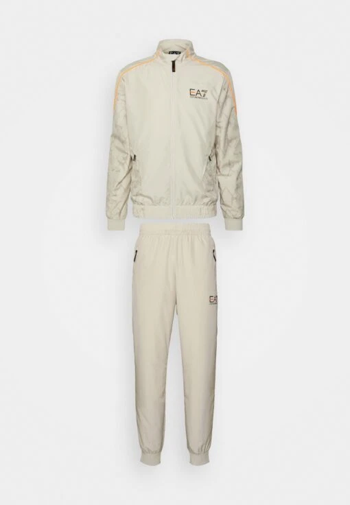 EA7 Emporio Armani Tennis Pro Suit Graphic- Trainingspak - Rainy Day -Fashion Verkoop 538398d9e1224a27bce29c54f258165c scaled