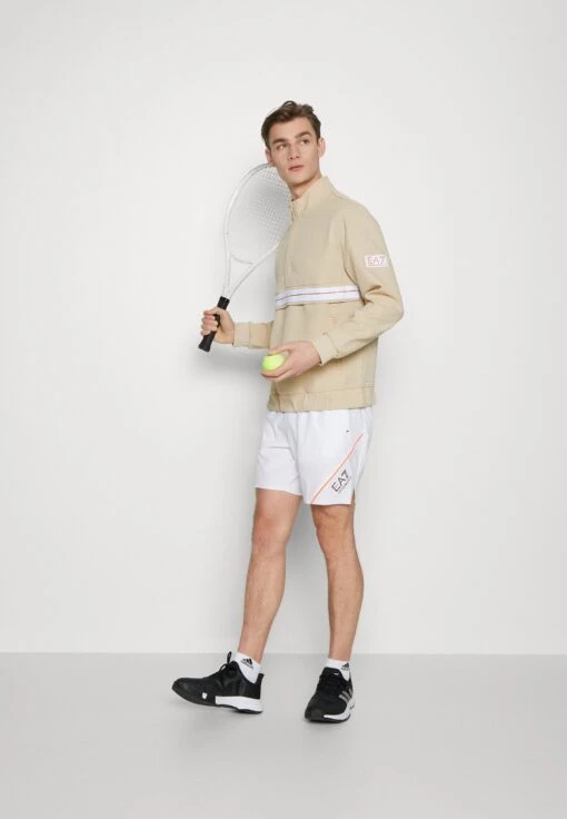 EA7 Emporio Armani Tennis Club Light - Longsleeve - Oxford Tan -Fashion Verkoop 63b8a2d5662d4c31b7e911c9f582d249 scaled