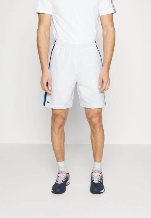 Lacoste Sport Tennis Short Block - Korte Broeken - Blanc/Bleu/Bleu Marine -Fashion Verkoop 74f3fe21a5be4ab2bd42bf440a58d44f scaled