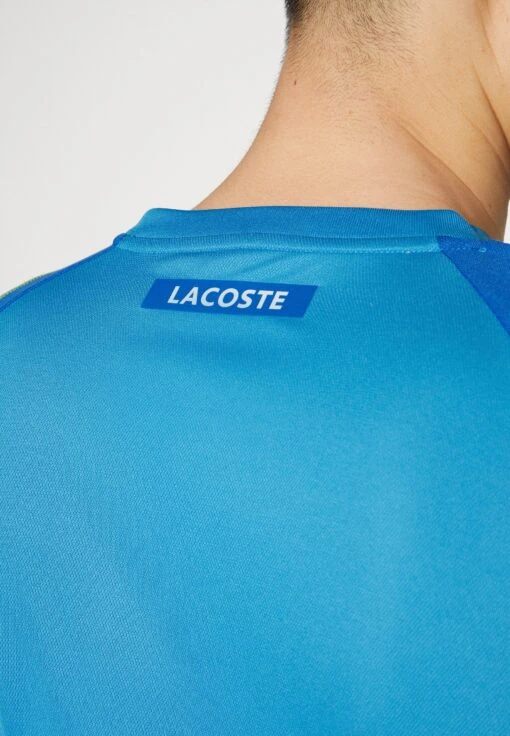 Lacoste Sport Tennis Tour - Sport T-Shirt - Bleu Jaune -Fashion Verkoop 8ea4ba54eaaa4f9c973430011f83c171 scaled