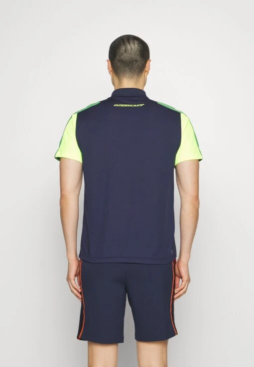 Lacoste Sport Tennis - Poloshirt - Bleu Marine/Vert/Jaune -Fashion Verkoop 98a26ac36e1d4c08bf14d97f7c5ec3dd scaled