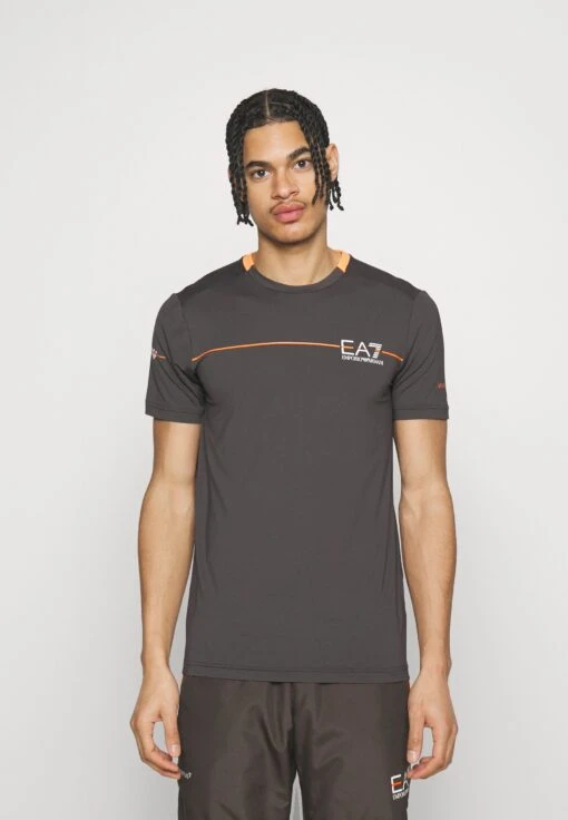 EA7 Emporio Armani Tennis Pro Tee - Sport T-Shirt - Raven -Fashion Verkoop a7a7f925be074518aef121f216adc0ac scaled