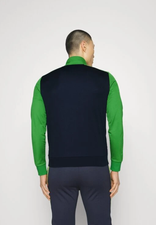 Lacoste Sport Tennis Jacket Tapered - Trainingsvest - Bleu Marine/Vert -Fashion Verkoop a86606e0f7ec454591933875d53bc087 scaled