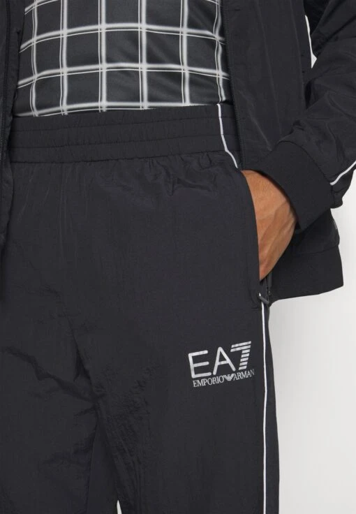 EA7 Emporio Armani Tennis Pro Suit Piping - Trainingspak - Black -Fashion Verkoop c7c2230ad7b949f8a2c28511cb0c1412 scaled