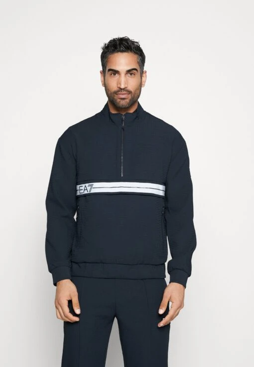 EA7 Emporio Armani Tennis Club Light - Longsleeve - Navy Blue -Fashion Verkoop e3016c7aad724f34885f1f5beb492389 scaled