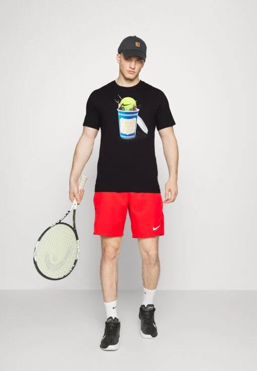 Nike Performance Tee Tennis Heritage - T-Shirt Print - Black -Fashion Verkoop eb8317e873234823b7b2f41873f1115d scaled