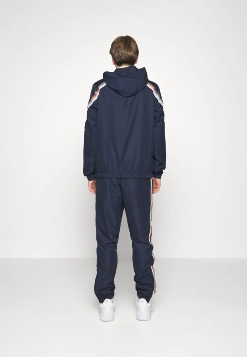 Lacoste Sport Tennis Pant - Trainingsbroek - Navy Blue/Flour -Fashion Verkoop fcaa0b73f7074ed0b6647aa75c1d2ac1 scaled